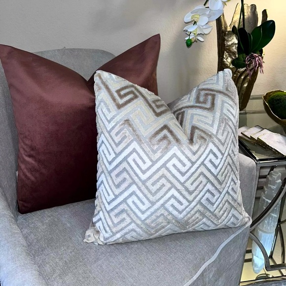 1-TGH TESSITURA ITALIAN VELVET DECORATIVE PILLOWS(Read description for details) - Picture 7 of 16